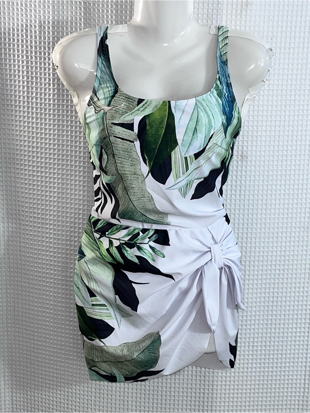 Rotita Tropical Leaf White & Green One-Piece Swimsuit size medium